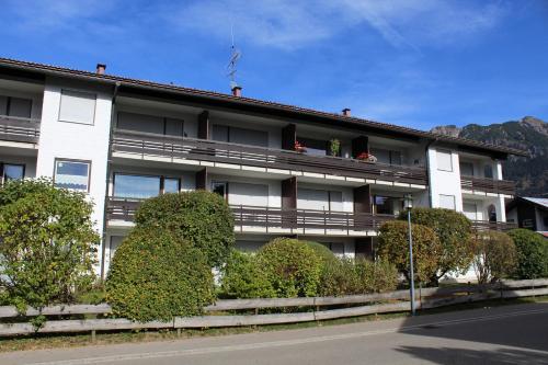 One-Bedroom Apartment image 2
