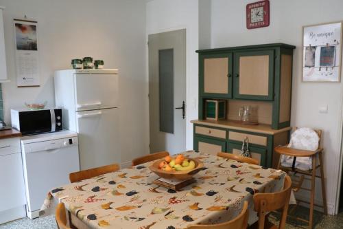 Maison ancienne en Périgord, 10 personnes (Maison ancienne en Perigord, 10 personnes) in Milhac-de-Nontron