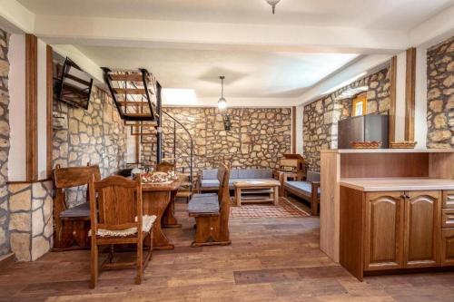 Stone Two Bedroom Villa with Pool in Staševica