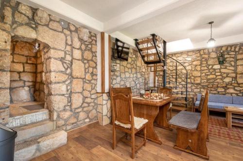 Stone Two Bedroom Villa with Pool in Staševica