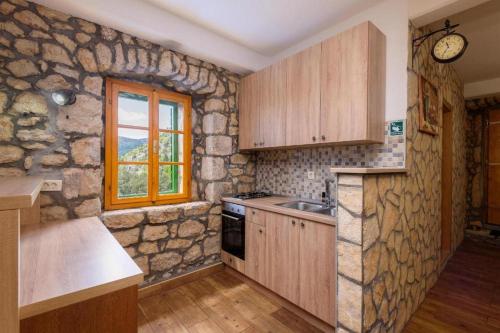 Stone Two Bedroom Villa with Pool in Staševica