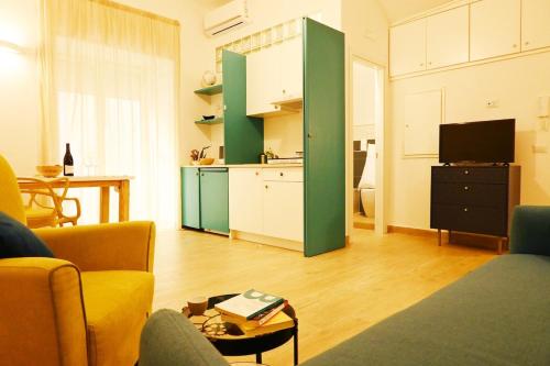 Lilli's Apartment, Naples