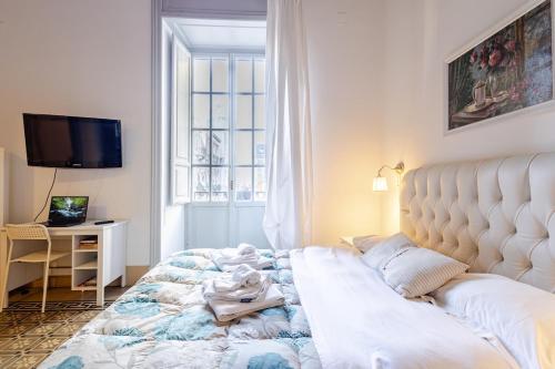 Elephant's Smile B&B – Catania, CA