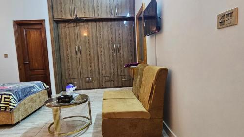 Serene Stays Hotel - main image