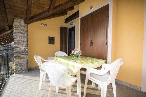 Balkons/terase, Stone House by Holidays Lago Maggiore in Montegrino Valtravaglia