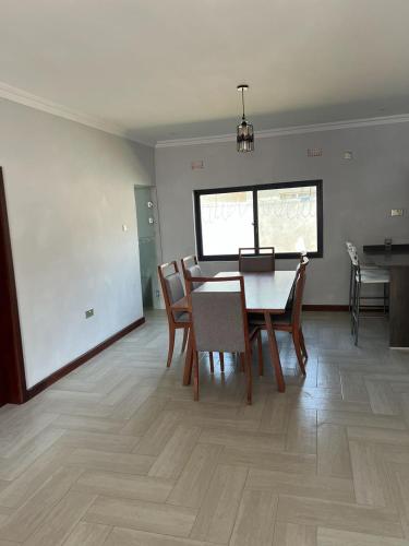 บริการและสิ่งอำนวยความสะดวก, K Apartments in เชลสตัน