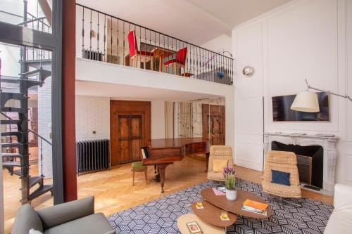 Parisian loft with plenty of light and solarium in Bastille area