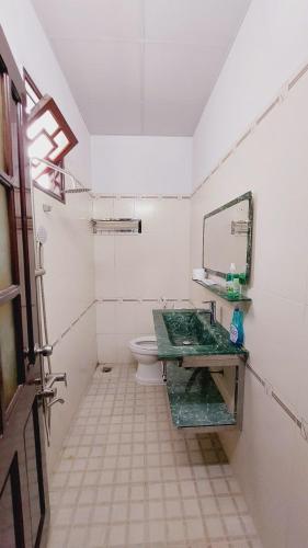 Quadruple Room image 10