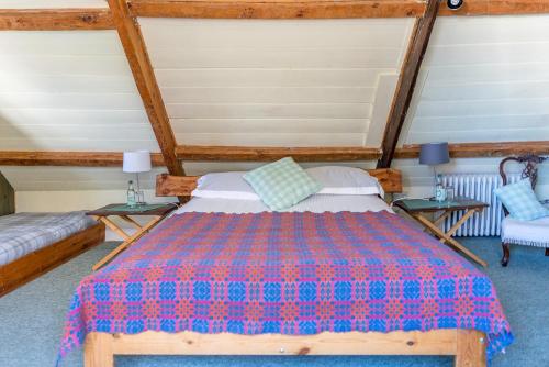 1 double bed, 3 twin beds, 2 sofa beds