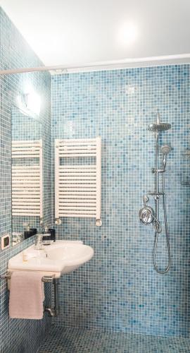 Panoramic villa with pool