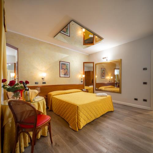 1 queen bed