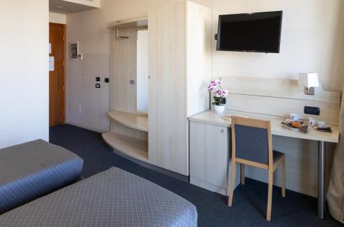 2 twin beds