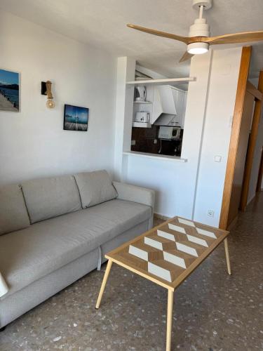 One-Bedroom Apartment image 7