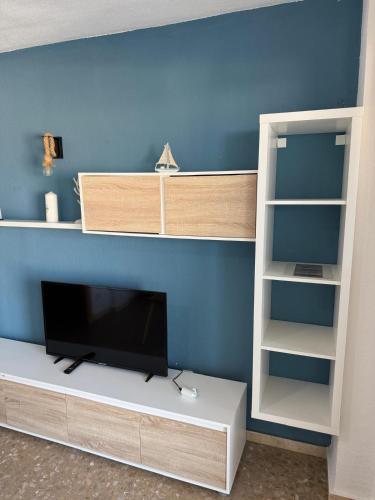 One-Bedroom Apartment image 6