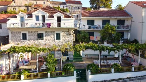 Soti Apartments in มาลินิ