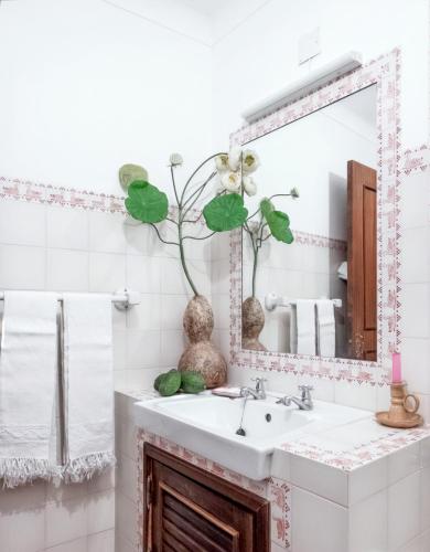 Villa with 3 bedrooms in Lamego with wonderful mountain view private pool enclosed garden 3 km from the beach - image 2