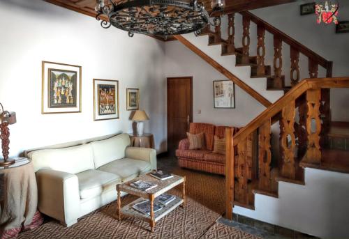 Villa with 3 bedrooms in Lamego with wonderful mountain view private pool enclosed garden 3 km from the beach - main image