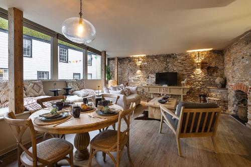 A szálláshely kívülről, Solace in Totnes