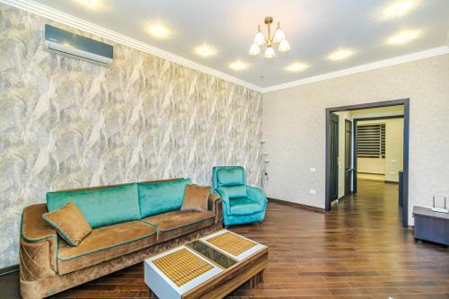 One-Bedroom Apartment with Sea View and Balcony