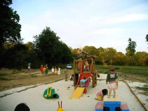 Vybavení, ZEcamping 3 étoiles pet friendly piscine couverte chauffée et soirées animées (ZEcamping 3 etoiles pet friendly piscine couverte chauffee et soirees animees) in St Reverend
