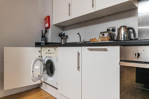 HQ ApartHotel Farnborough in ฟาร์นโบโร่