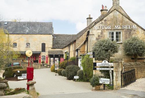 Nellies Barn - main image