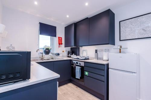 Stunning 3 Story Home, 3 x King Size Beds, Pool Table, Free Parking x2, Ping Pong, Manchester (fotografie 5)