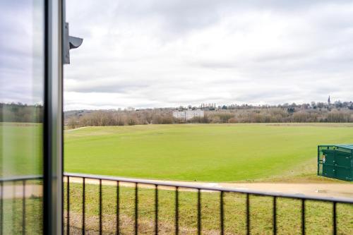 Stunning 3 Story Home, 3 x King Size Beds, Pool Table, Free Parking x2, Ping Pong, Manchester (fotografie 6)