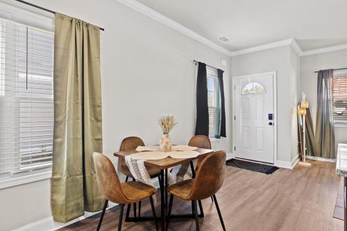 2 King Beds, Arcade Room, Mins from DT & UGA 2 King Beds, Arcade Room, Mins from DT & UGA