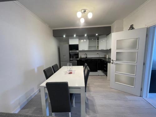 Primus Štrbić (Primus Strbic) in โปลเช่