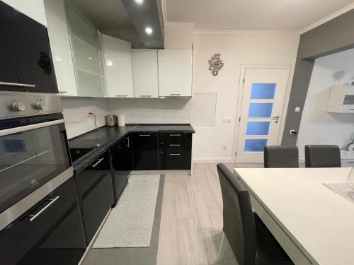 Primus Štrbić (Primus Strbic) in โปลเช่