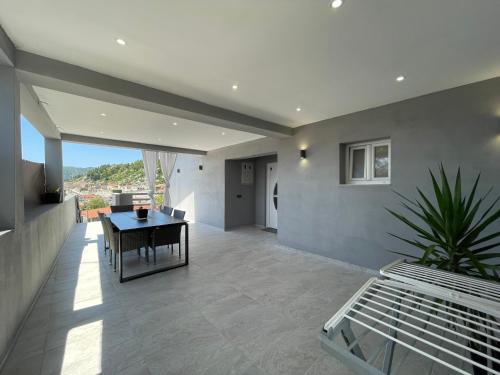 Primus Štrbić (Primus Strbic) in โปลเช่