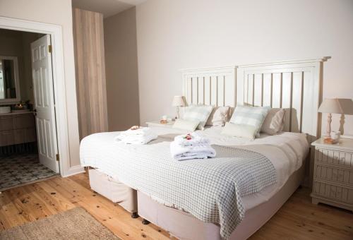 Seal Point, spacious beach villa on the beach