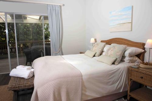 Seal Point, spacious beach villa on the beach