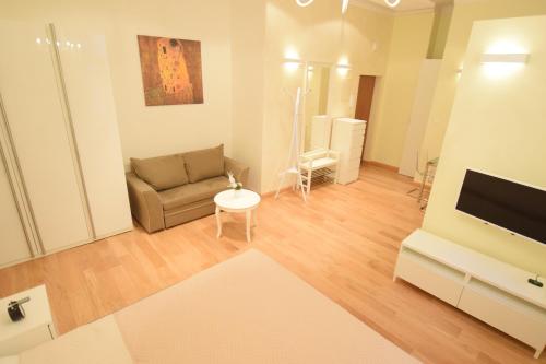 Elegant Apartment Foksal - image 8