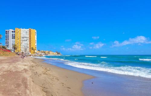 Awesome apartment in Calahonda w/ Outdoor swimming pool Outdoor swimming pool and 3 Bedrooms - image 7
