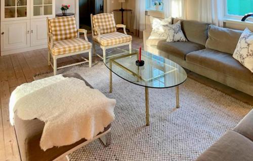 Six-Bedroom Holiday Home