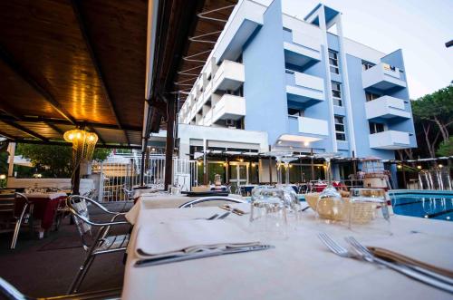 Grand Hotel Helios - image 11