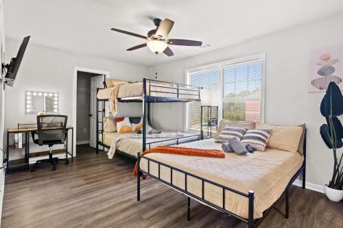 2 King Beds, Arcade Room, Mins from DT & UGA 2 King Beds, Arcade Room, Mins from DT & UGA