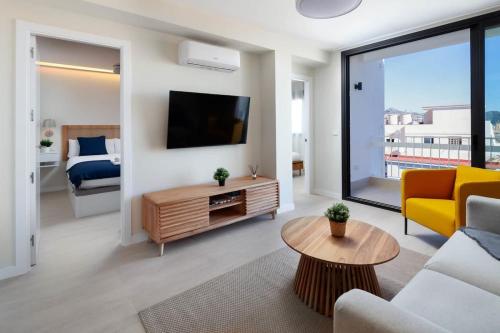 Live Like a Local Your Comfortable Retreat at Pas, Malaga