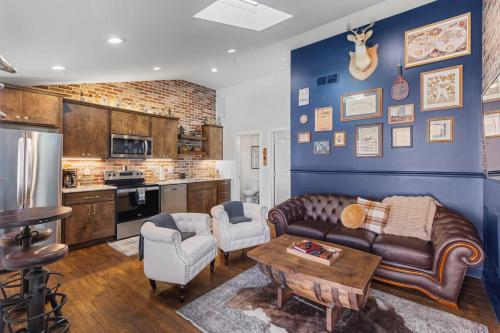 Rustic plus Western - Walk to Bars, Coffee and Restaurants, Nashville