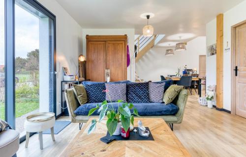 Amazing Home In Venon With Wifi in Surville