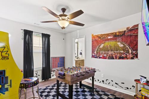 2 King Beds, Arcade Room, Mins from DT & UGA 2 King Beds, Arcade Room, Mins from DT & UGA