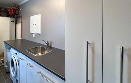 Lovely Home In Gran With Wifi Lovely Home In Gran With Wifi