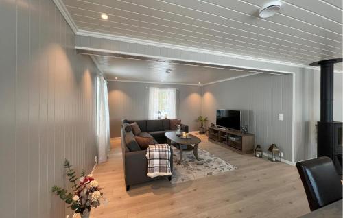 Lovely Home In Gran With Wifi Lovely Home In Gran With Wifi