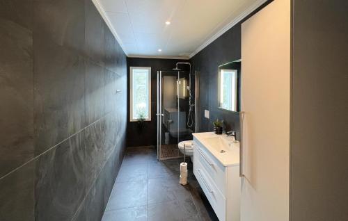 Lovely Home In Gran With Wifi Lovely Home In Gran With Wifi