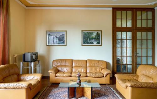 3 Bedroom Gorgeous Home In Montecarlo