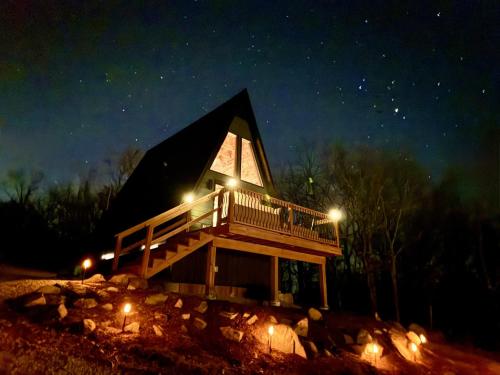 The Linkin, a cozy mountain cabin with King Bed