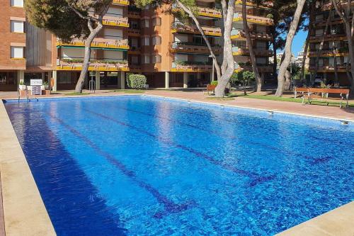 AT103 Pins Beachfront complex, beach view in Torredembarra