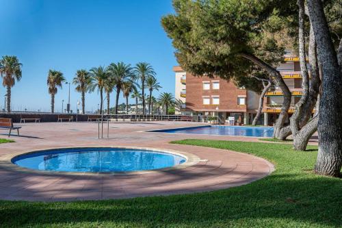 AT103 Pins Beachfront complex, beach view in Torredembarra